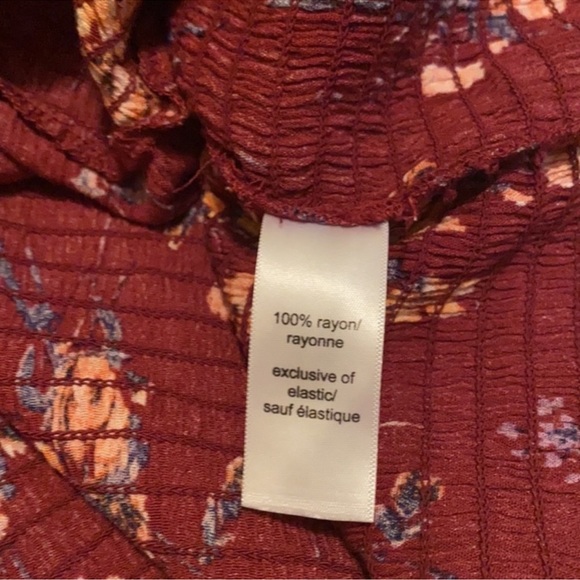 New! Maurices Red Floral Sweetheart Neck Smocked Bottom Top - Picture 6 of 6